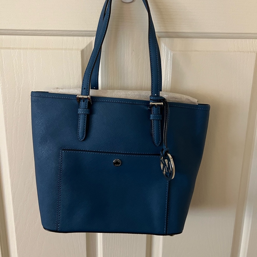 Michael Kors Blue Jet Set Tote with Logo Charm